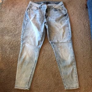 NWOT! Lane Bryant Acid Wash/Distressed Skinny Jean